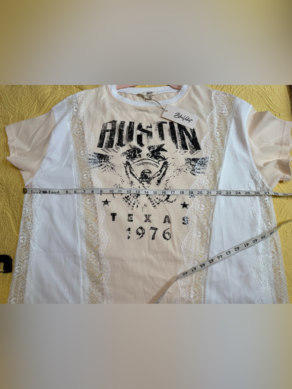 H161 NWT Blue Velvet M pp28 Boho Lace-Trim Austin Texas Graphic Tee - Cream Top - Picture 6 of 10
